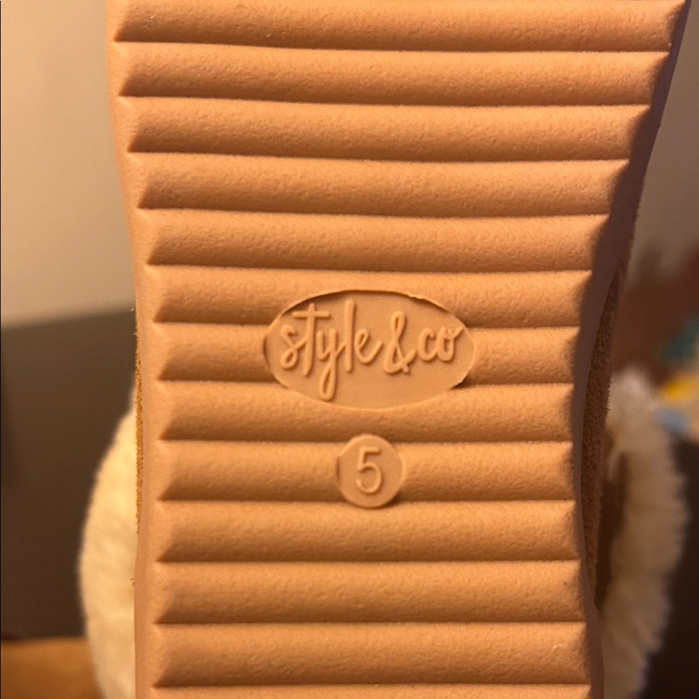 NWT Style & Co. Macys Cozy Tan Faux Fur Lined Boots - Picture 6 of 7